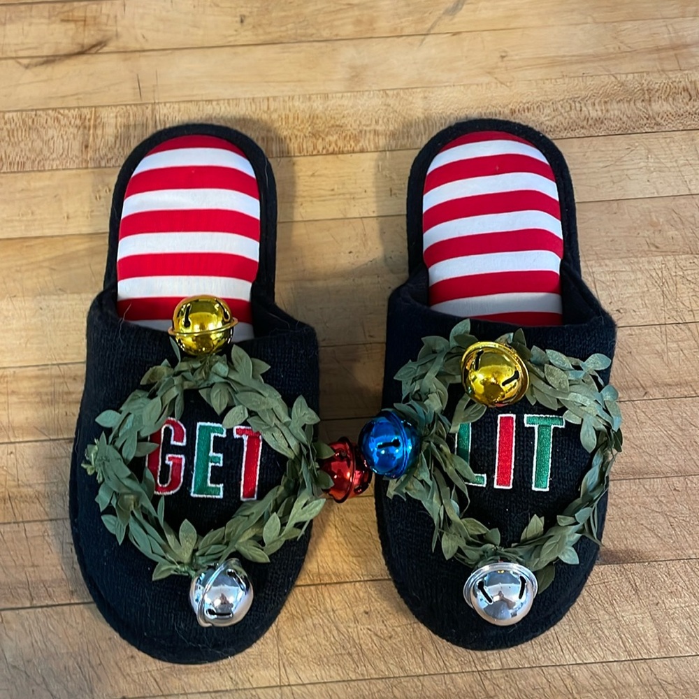 NWOT Holiday slip ons